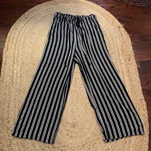 Xhilaration, black & white, palazzo pants. size M